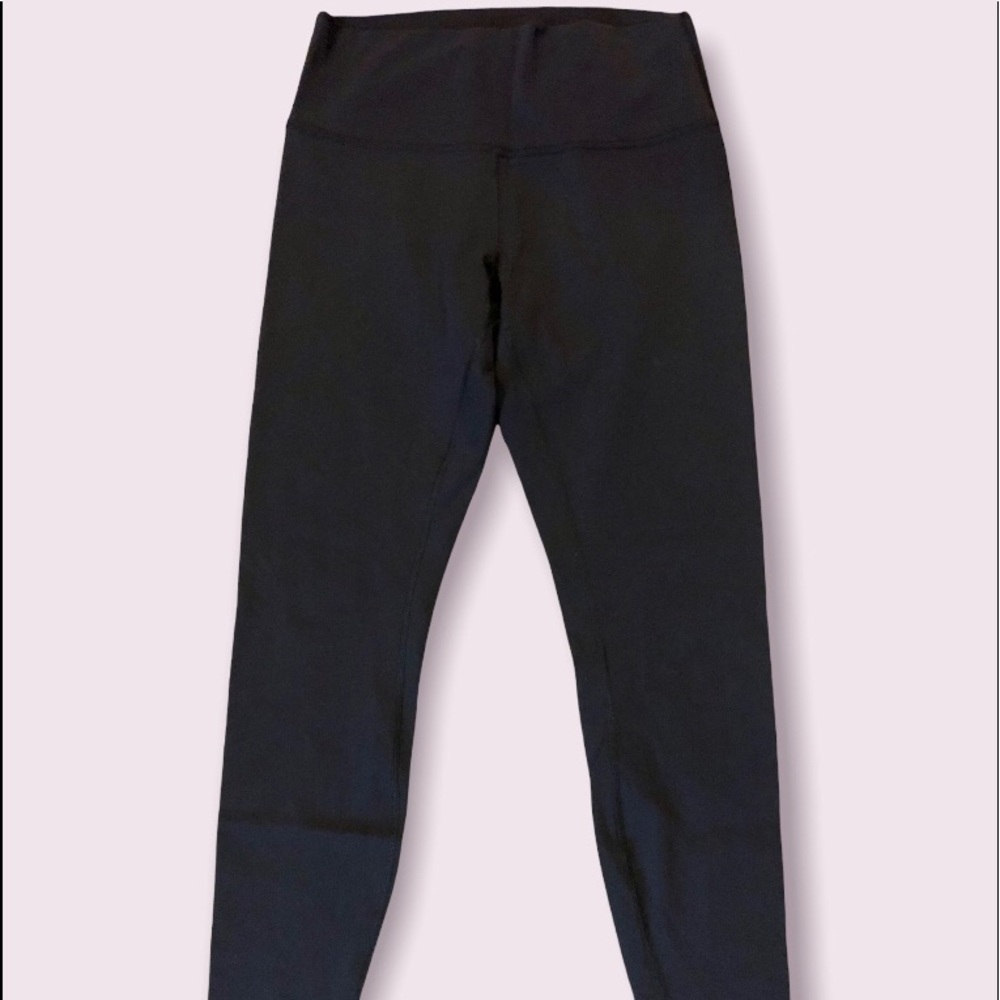 Black full-length Lululemon leggings in excellent condition.